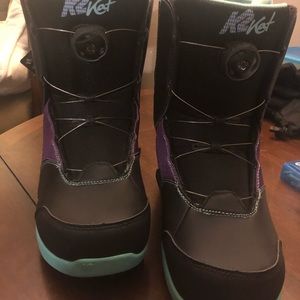 K2kat snowboarding boots. Never used!